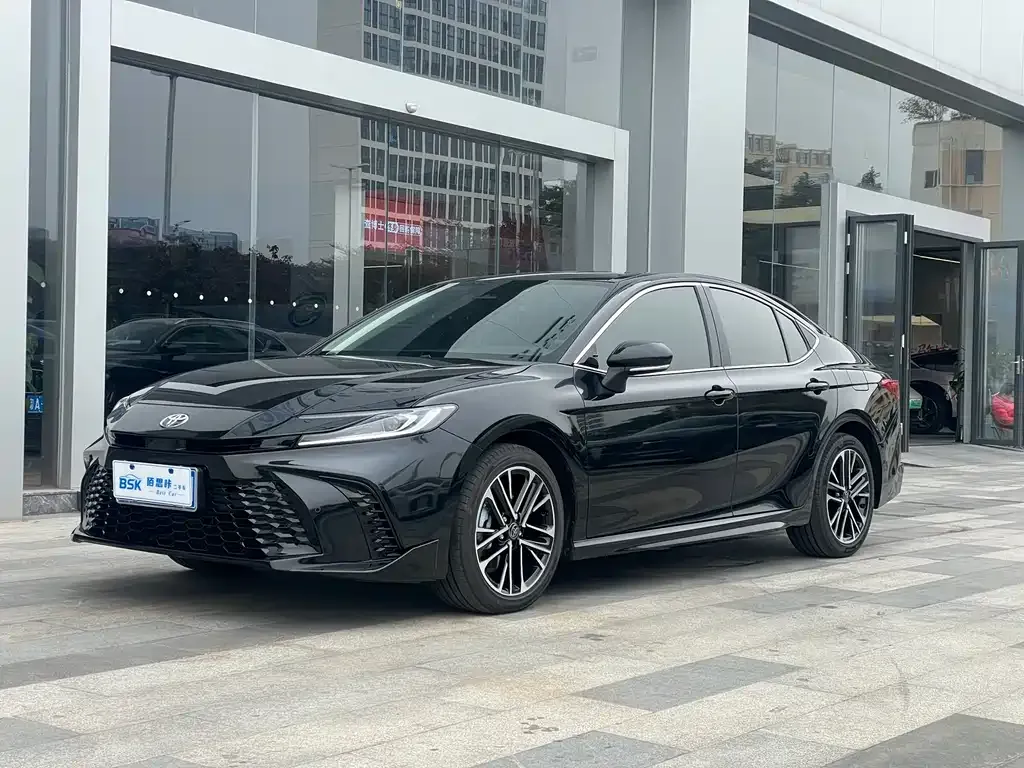 Toyota Camry 2025 из CN, фото 1
