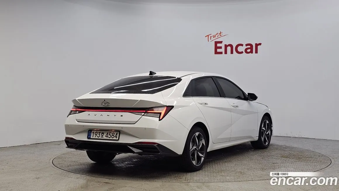 Hyundai AVANTE — фото 3