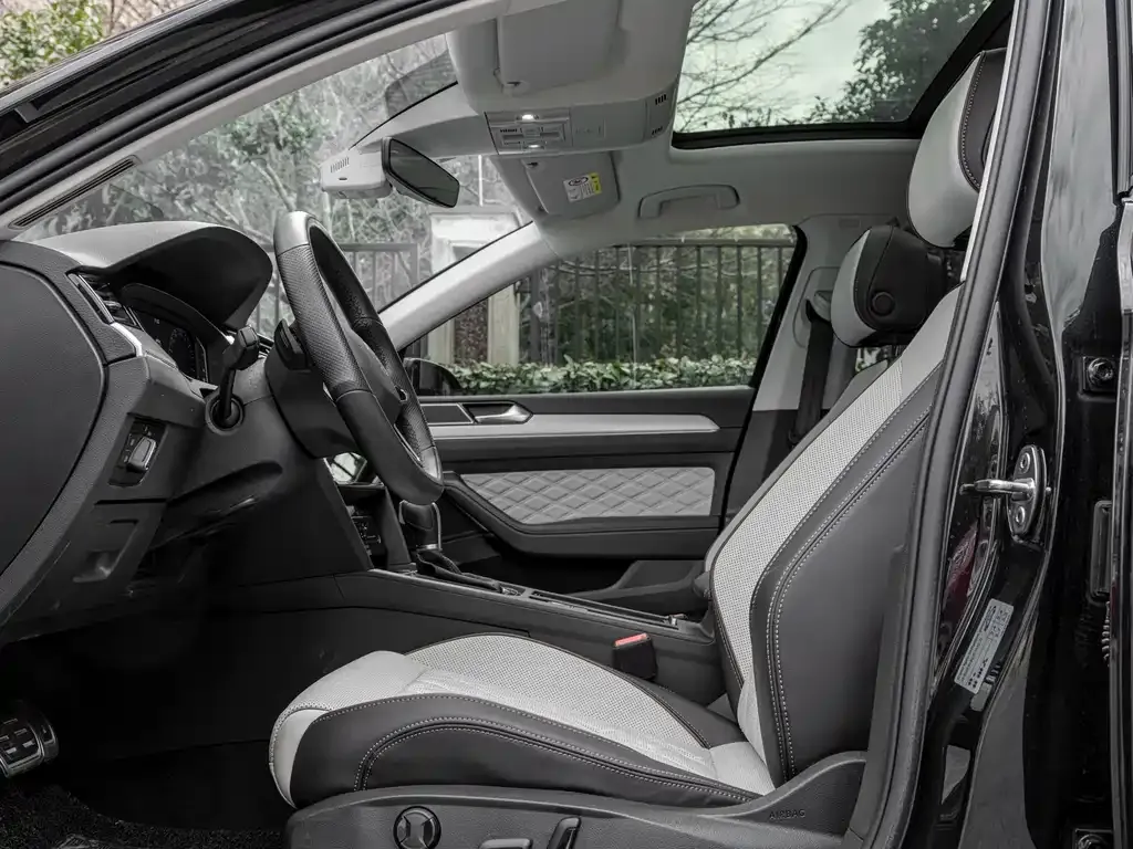 Volkswagen Sagitar 2023 из CN, фото 3