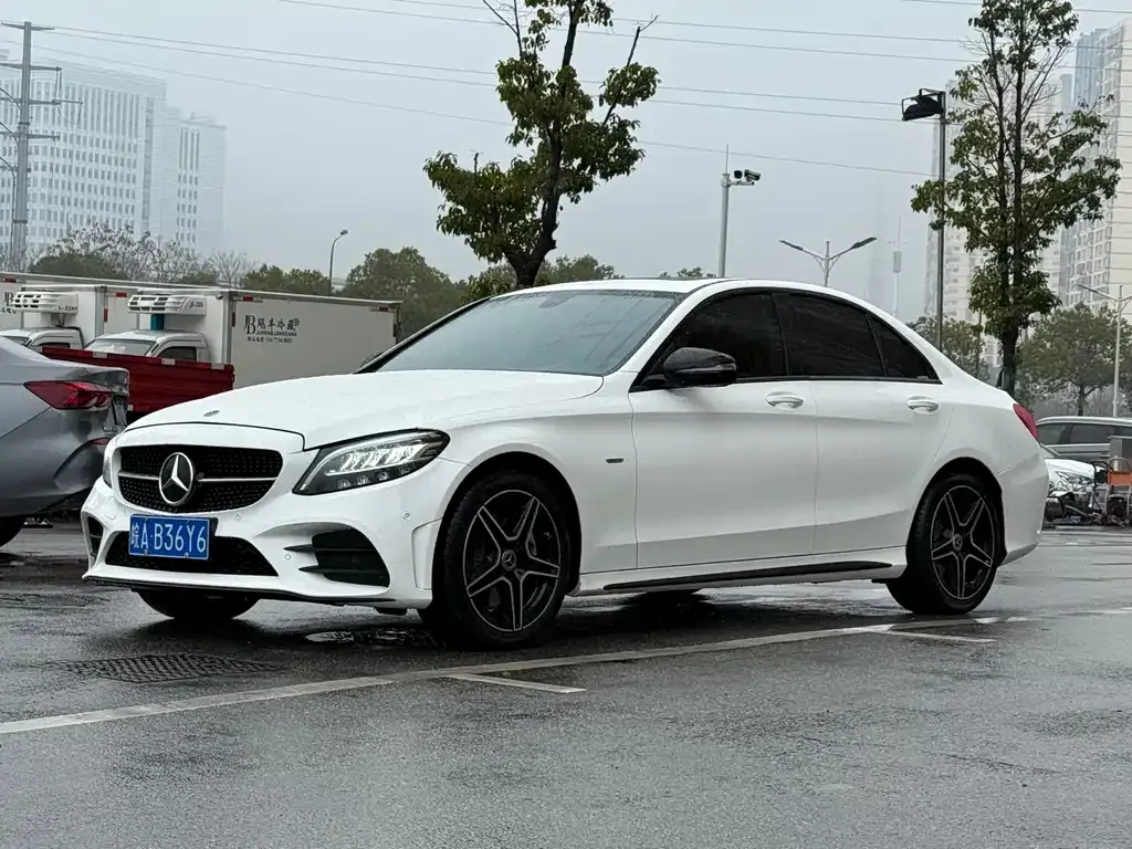 Mercedes-Benz C-Class — фото 1