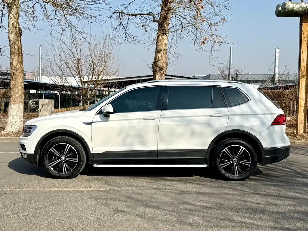 Volkswagen Tiguan L 2021 из CN, фото 10