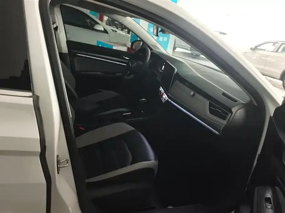 Volkswagen Bora 2024 из CN, фото 6