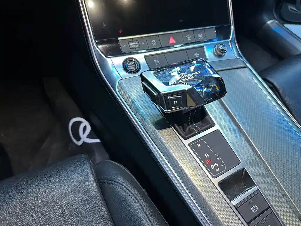 Audi A6L 2021 из CN, фото 9