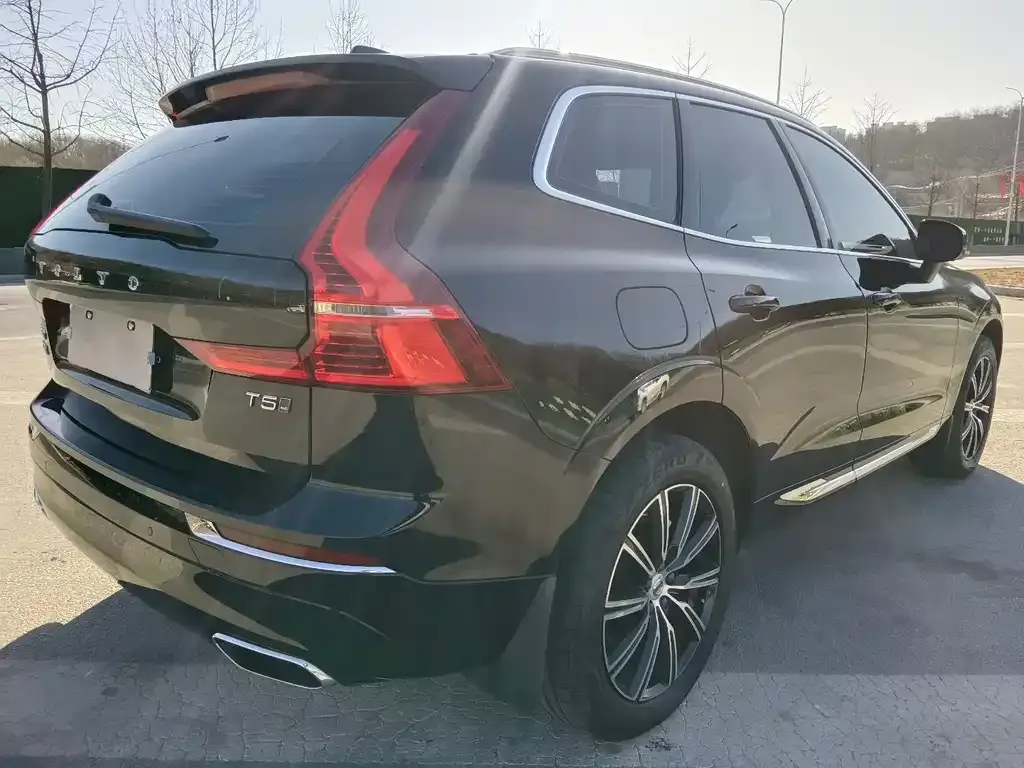 Volvo XC60 — фото 4