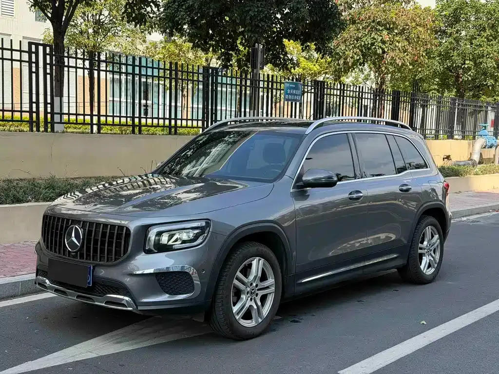 Mercedes-Benz GLB — фото 1