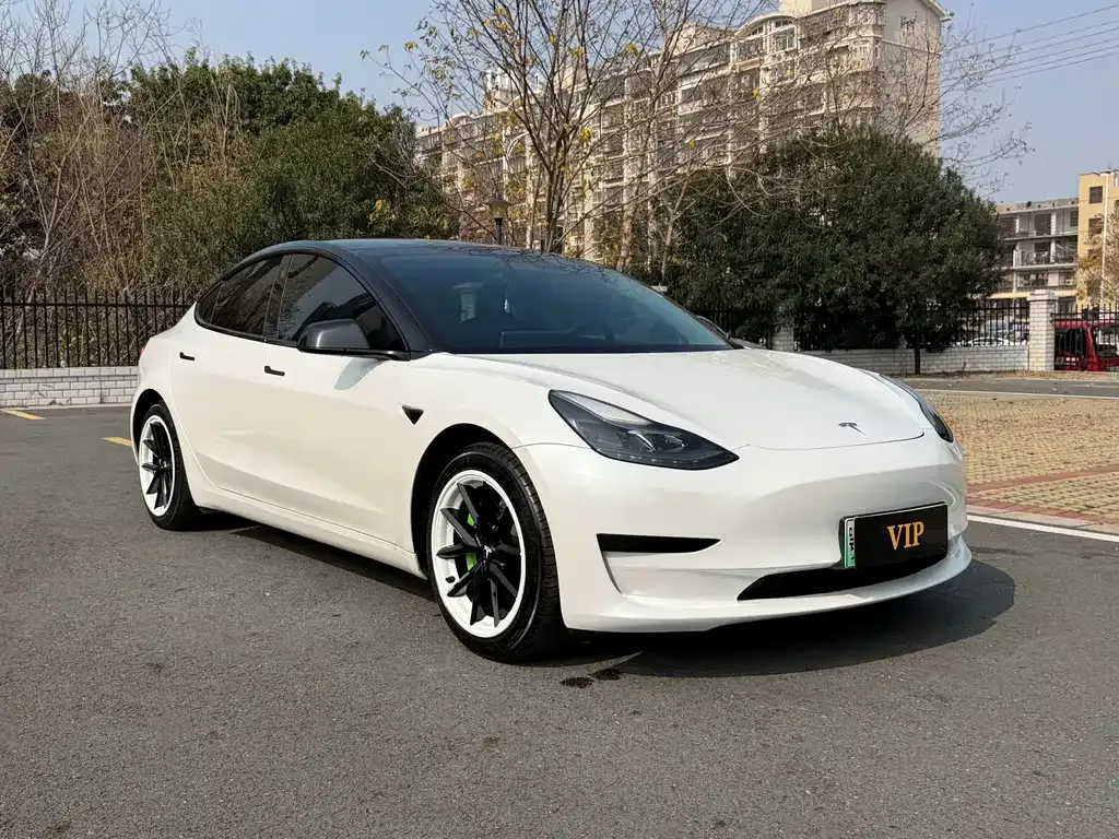Tesla Model 3 — фото 10