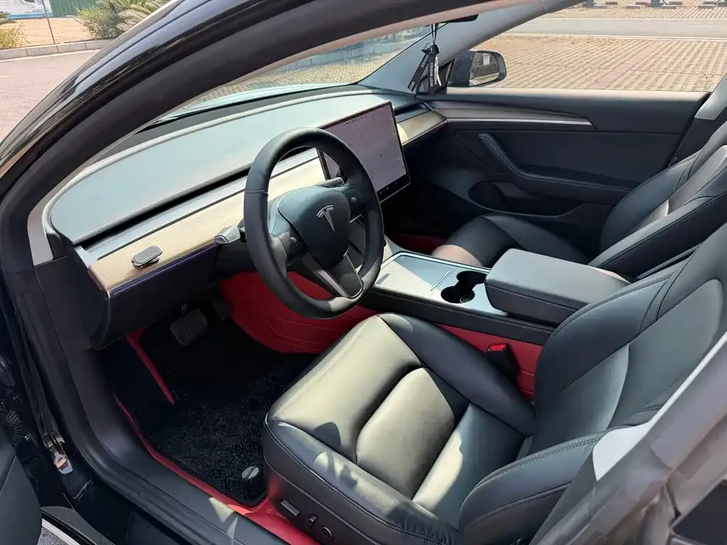 Tesla Model 3 — фото 2