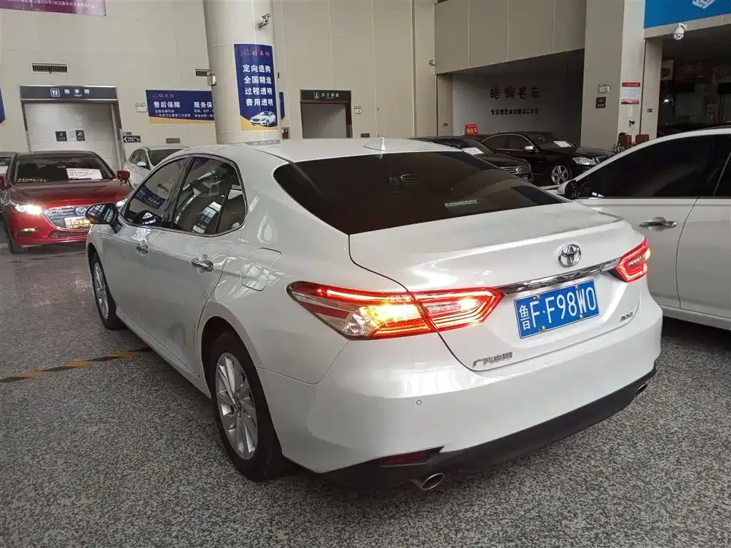 Toyota Camry 2023 из CN, фото 5