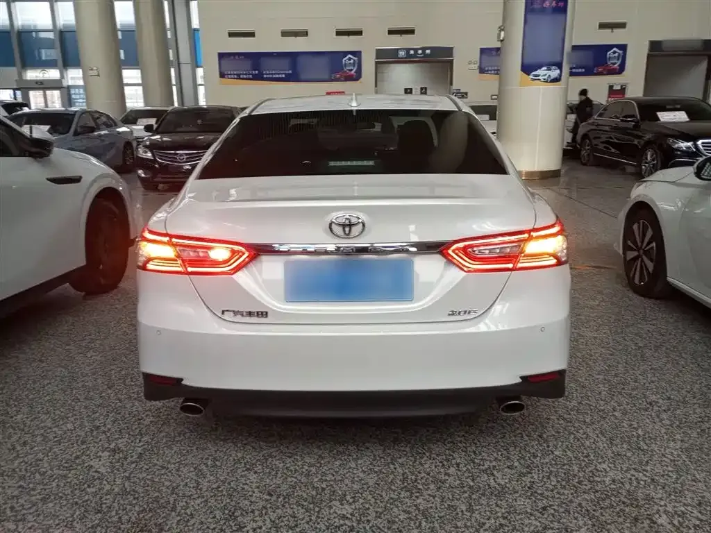 Toyota Camry 2023 из CN, фото 8