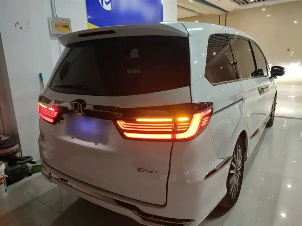 Honda Elysion 2022 из CN, фото 7