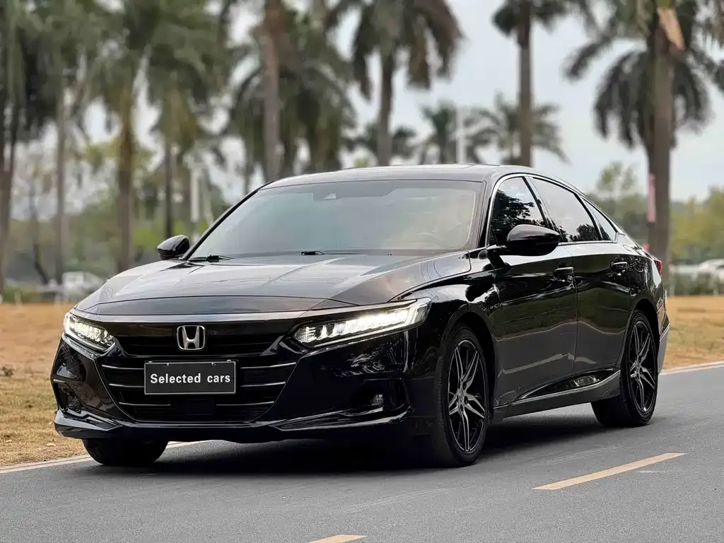 Honda Accord — фото 1