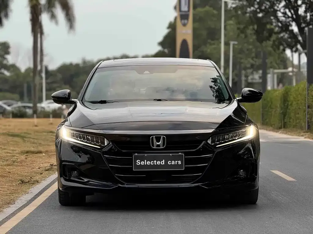 Honda Accord — фото 9