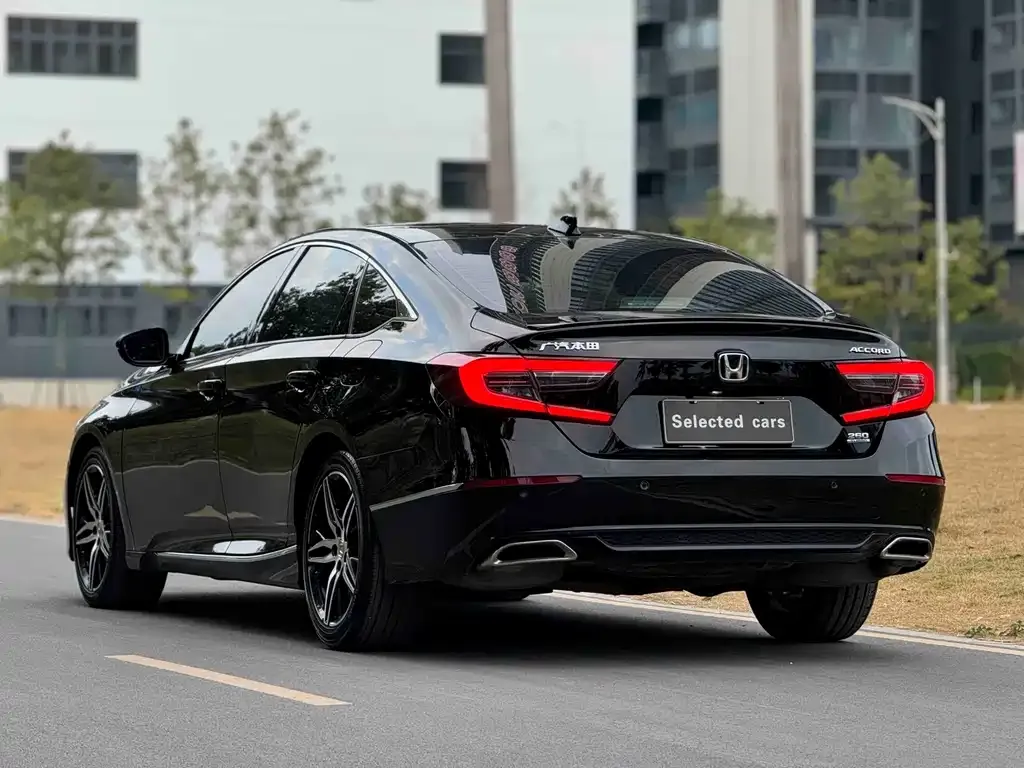 Honda Accord — фото 7