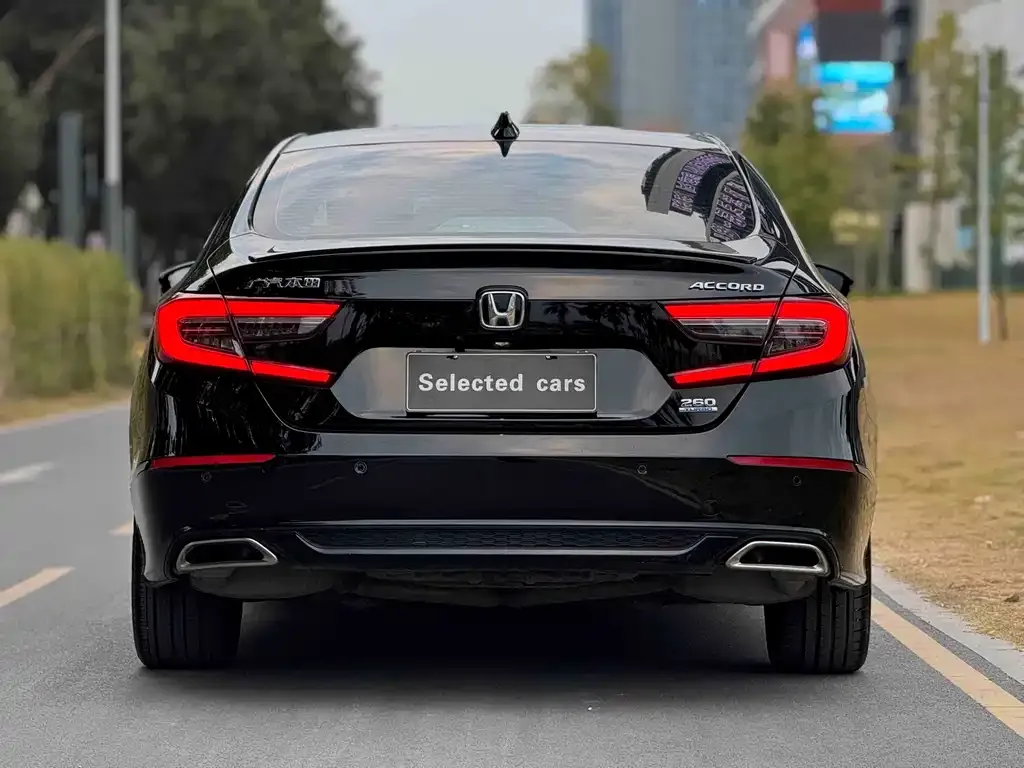 Honda Accord — фото 10