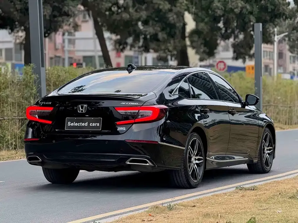 Honda Accord — фото 6