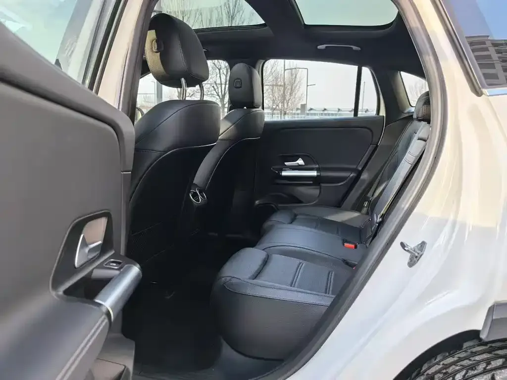 Mercedes-Benz EQA 2023 из CN, фото 2