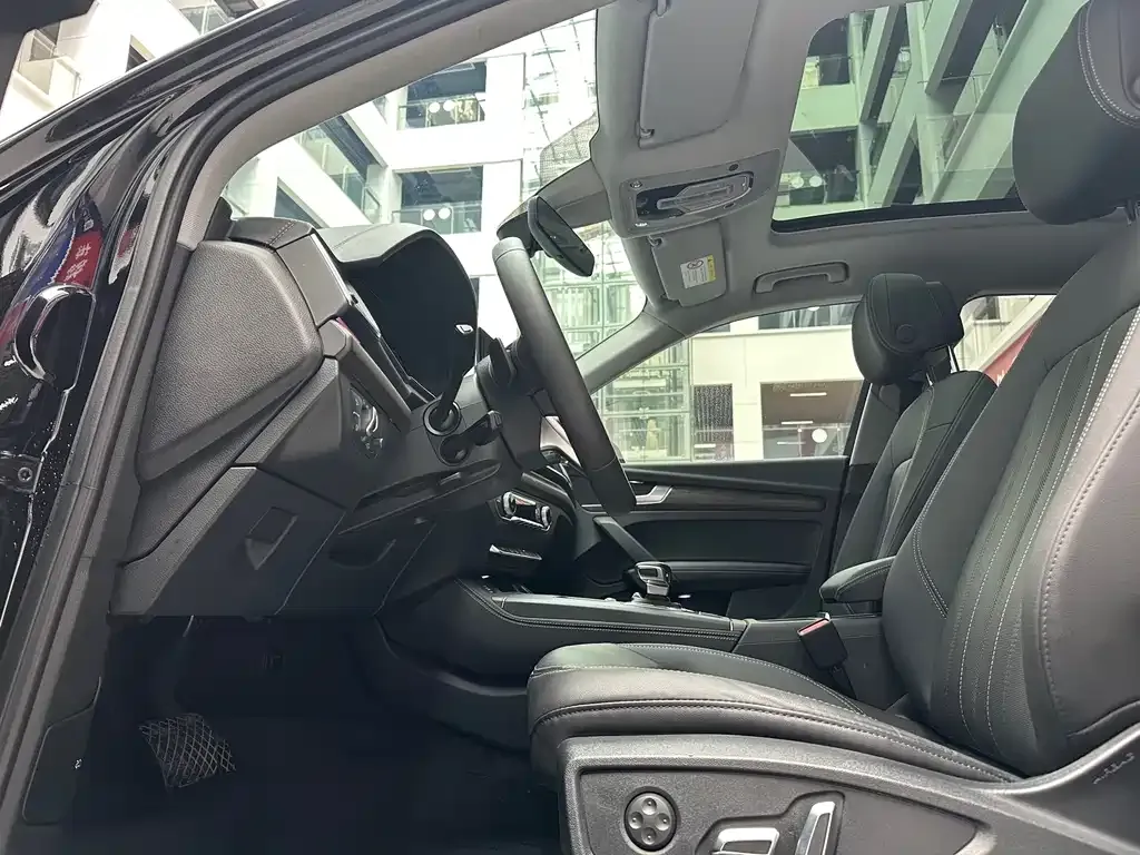Audi Q5L 2023 из CN, фото 9