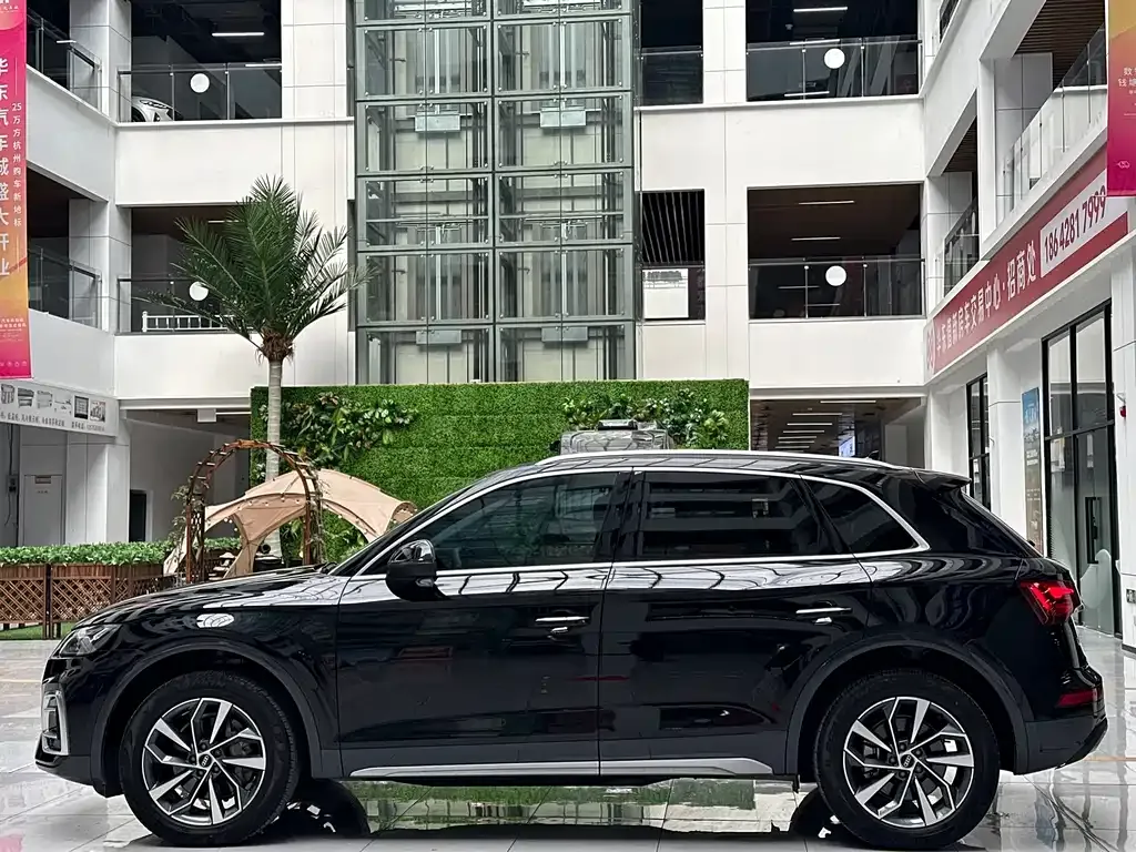 Audi Q5L 2023 из CN, фото 2