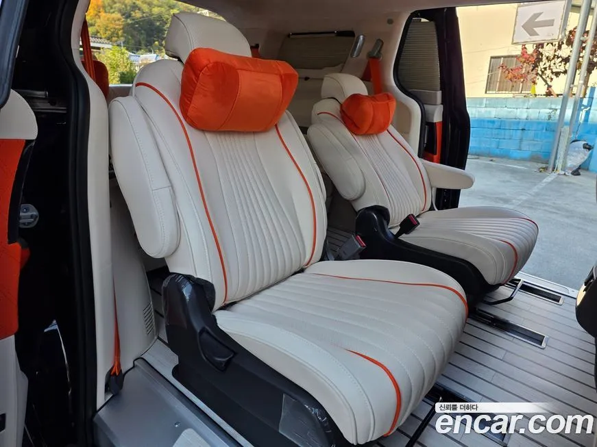 Kia Carnival — фото 10