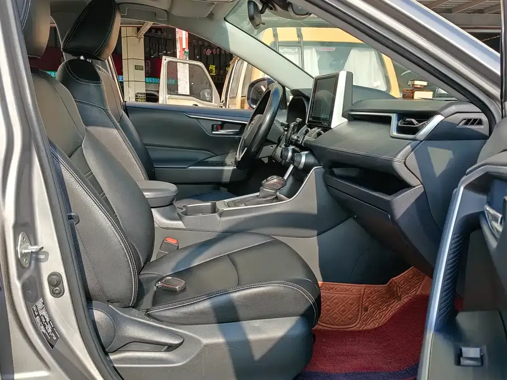 Toyota RAV4 2021 из CN, фото 6