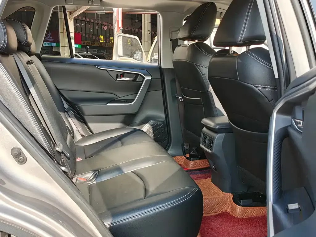 Toyota RAV4 2021 из CN, фото 5