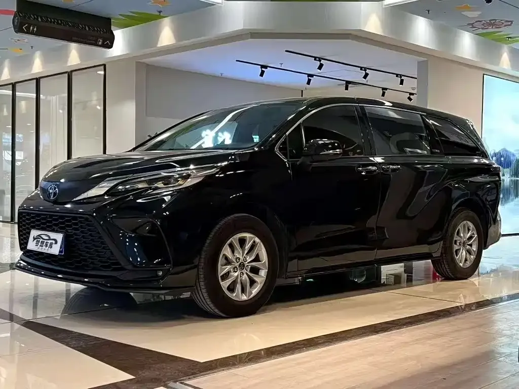Toyota Granvia 2024 из CN, фото 1