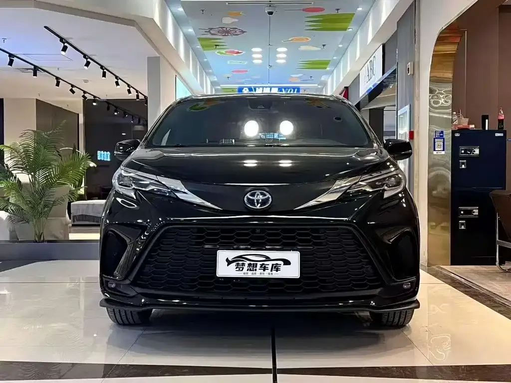 Toyota Granvia 2024 из CN, фото 3
