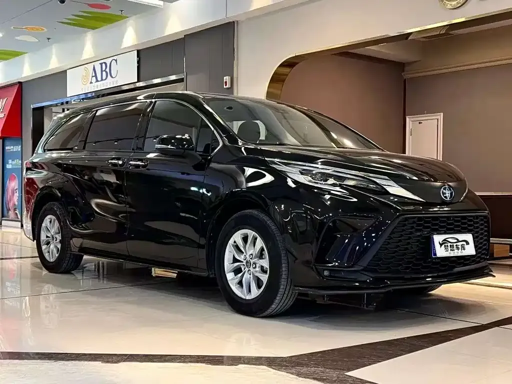 Toyota Granvia 2024 из CN, фото 2