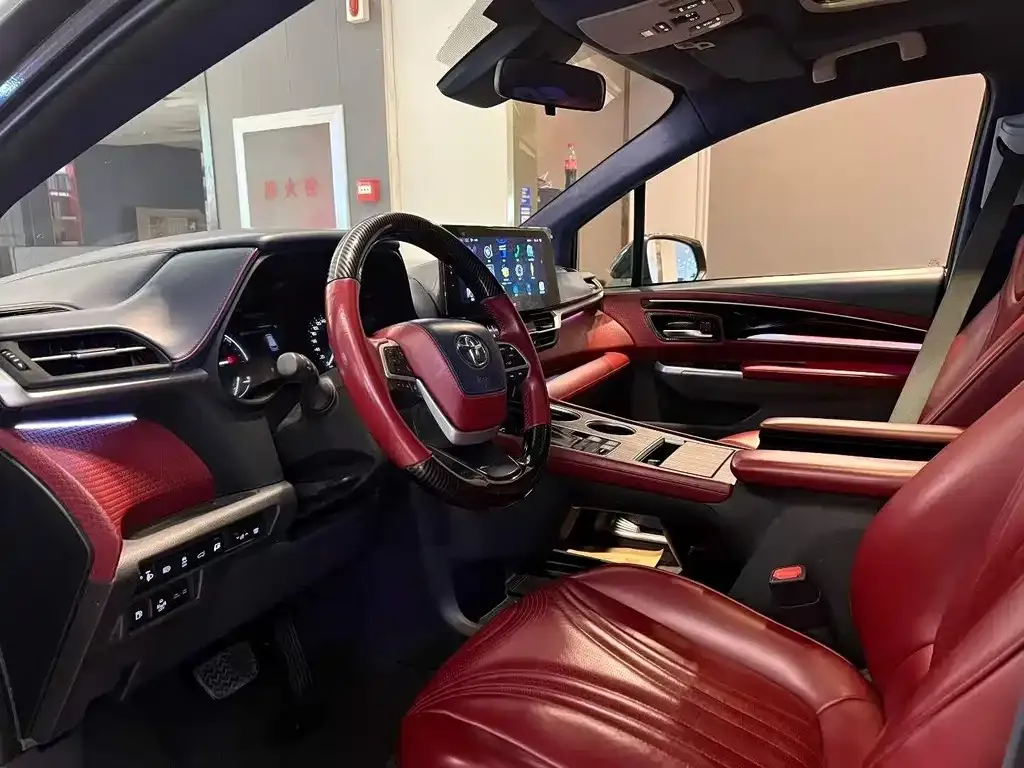 Toyota Granvia 2024 из CN, фото 6