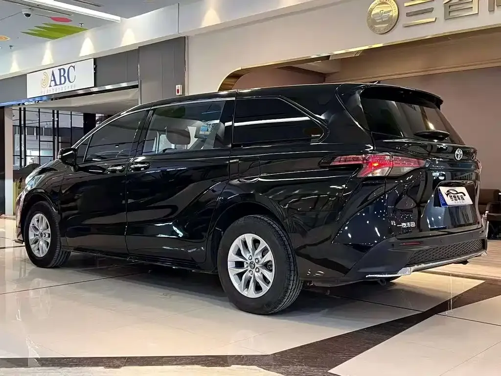 Toyota Granvia 2024 из CN, фото 8