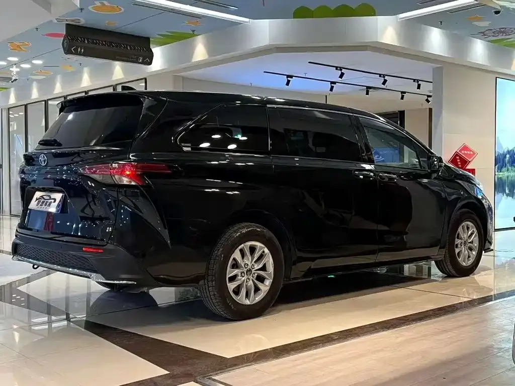 Toyota Granvia 2024 из CN, фото 9