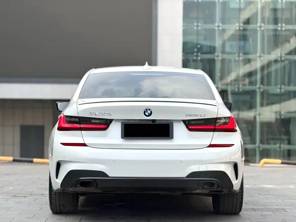 BMW 3 Series 2022 из CN, фото 2