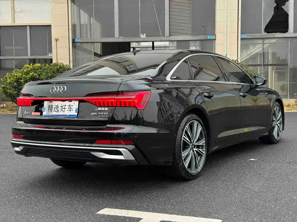 Audi A6L — фото 9