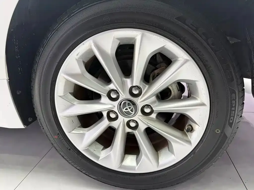 Toyota Corolla 2023 из CN, фото 3