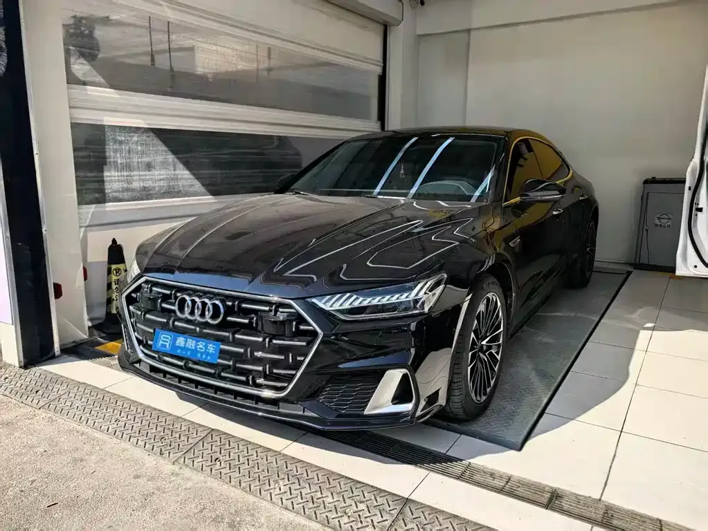 Audi A7L 2023 из CN, фото 1