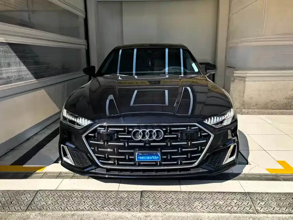 Audi A7L 2023 из CN, фото 7