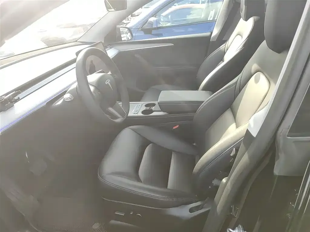 Tesla Model Y 2023 из CN, фото 9
