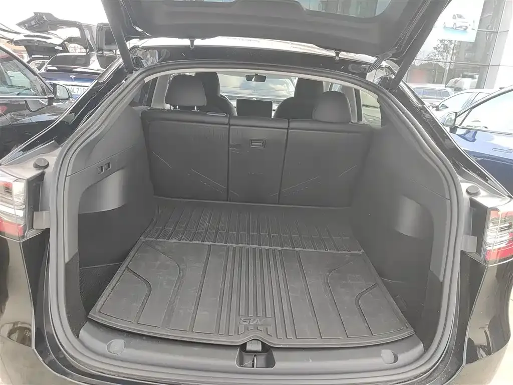 Tesla Model Y 2023 из CN, фото 5