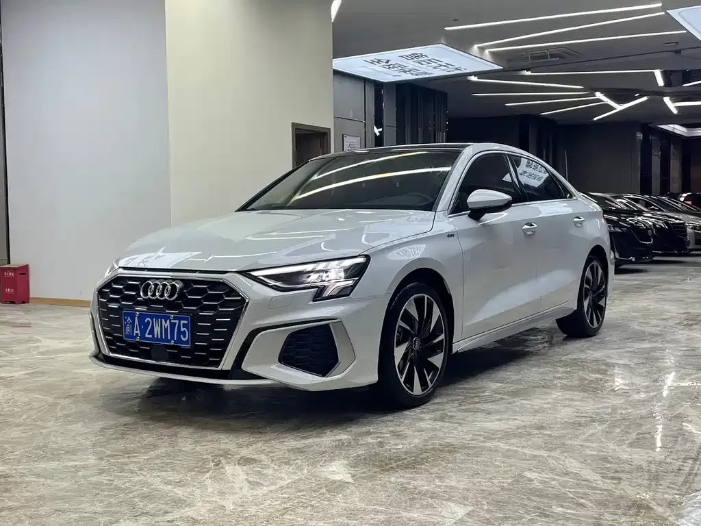 Audi A3 2024 из CN, фото 1