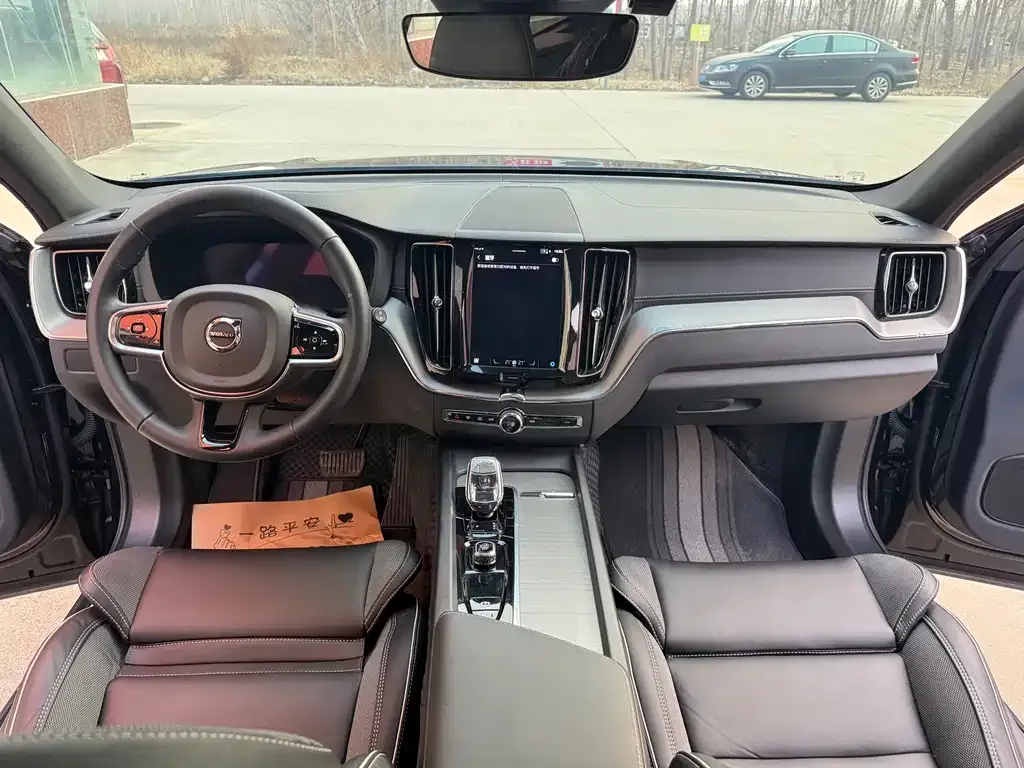 Volvo XC60 2025 из CN, фото 8