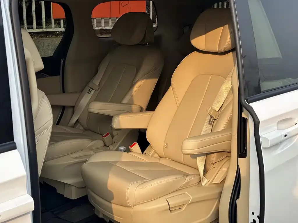 Buick GL8 Hybrid 2025 из CN, фото 3