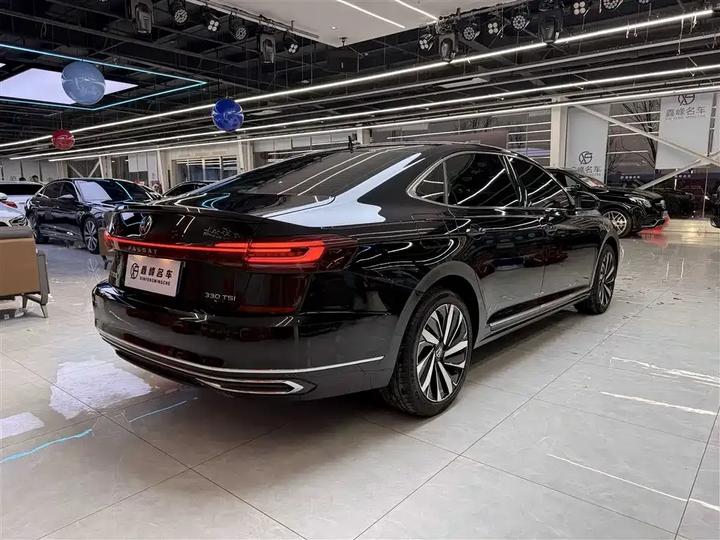 Volkswagen Passat — фото 6