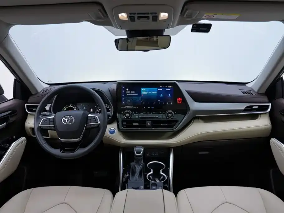 Toyota Highlander — фото 10