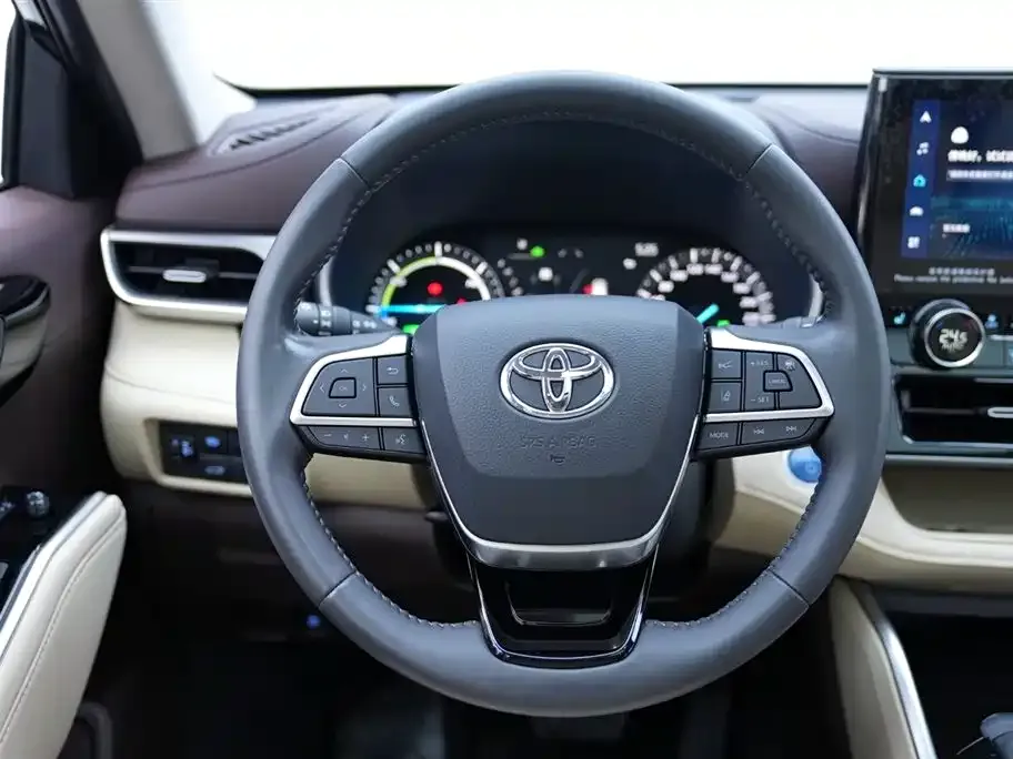 Toyota Highlander — фото 9