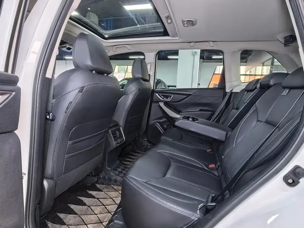 Subaru Forester — фото 8