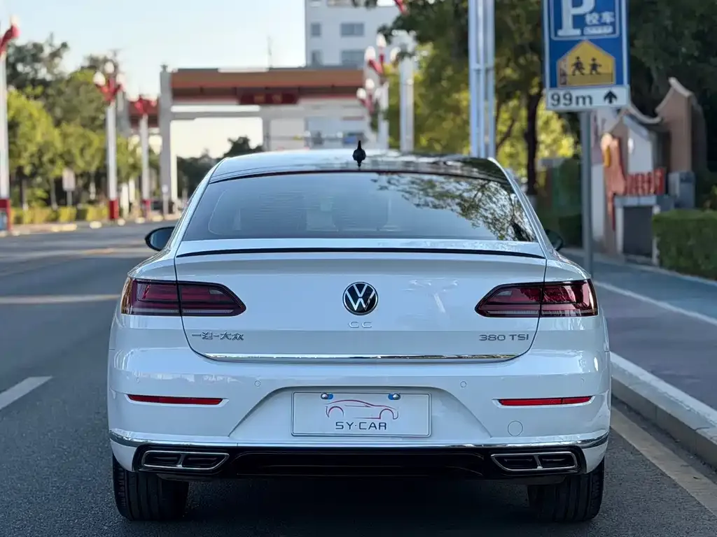 Volkswagen CC 2023 из CN, фото 4
