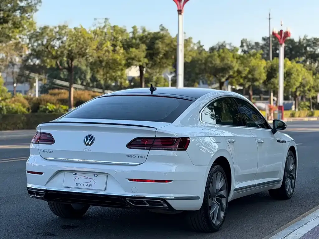 Volkswagen CC 2023 из CN, фото 3