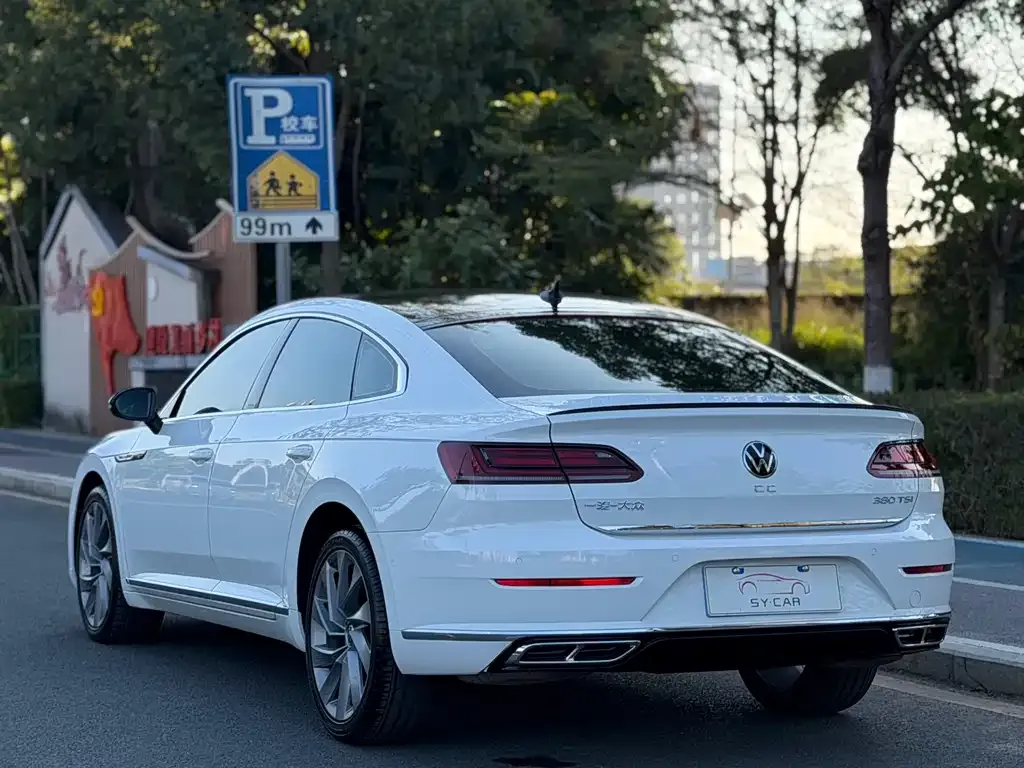 Volkswagen CC 2023 из CN, фото 7
