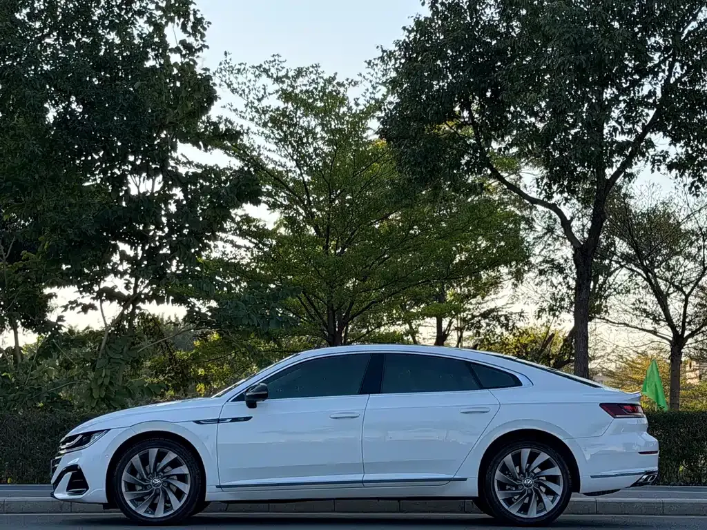 Volkswagen CC 2023 из CN, фото 10