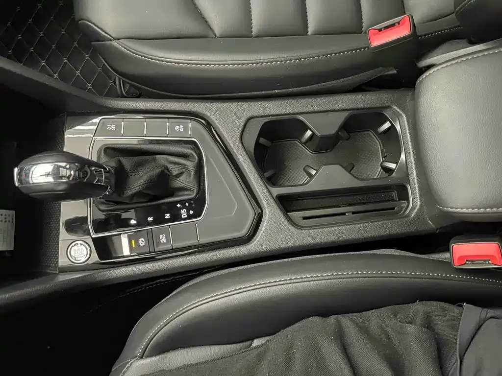 Volkswagen Tharu 2022 из CN, фото 9